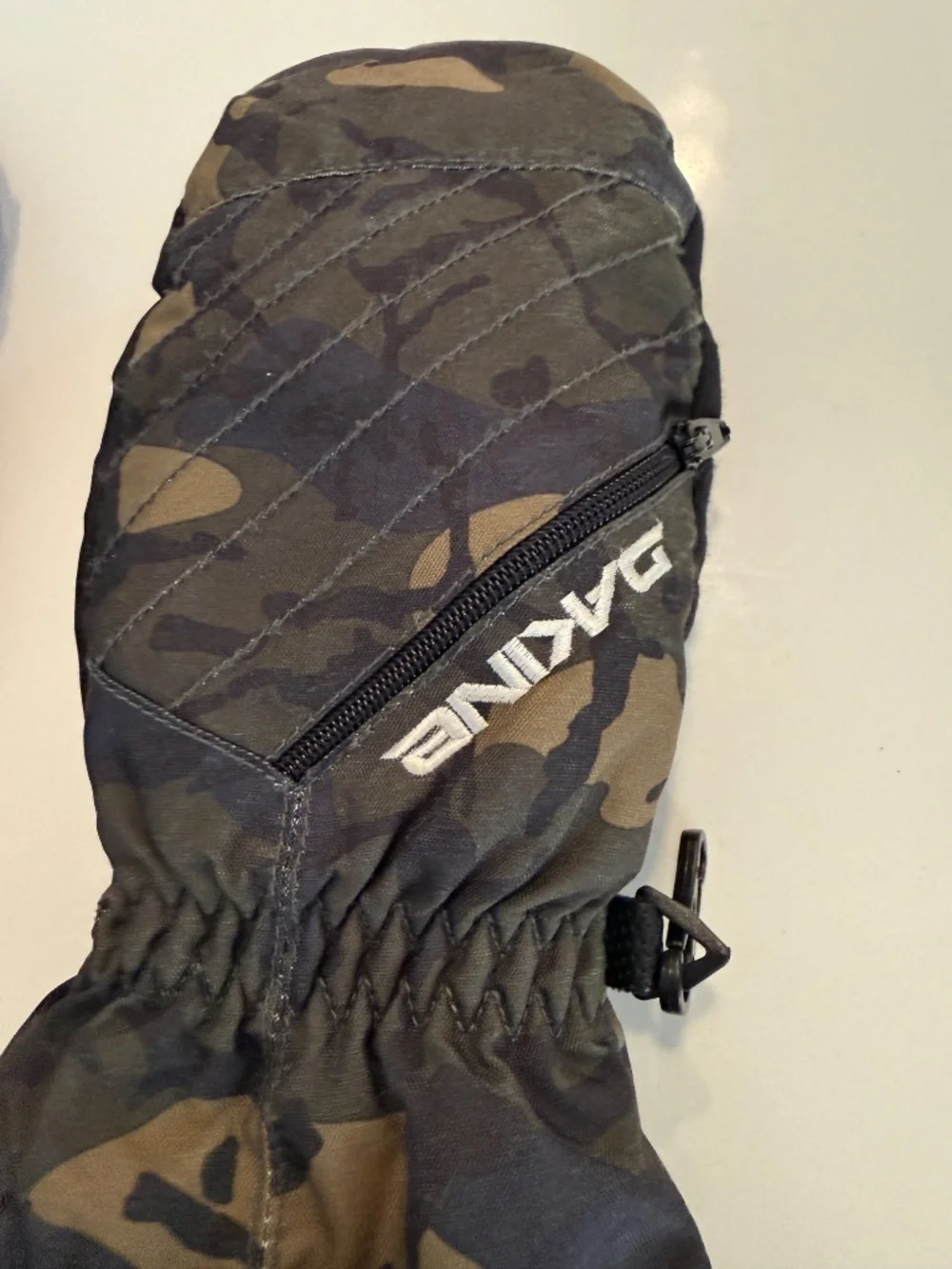 Dakine Kids XL 10-12 Camo Ski Snowboard Mittens Snow Gloves